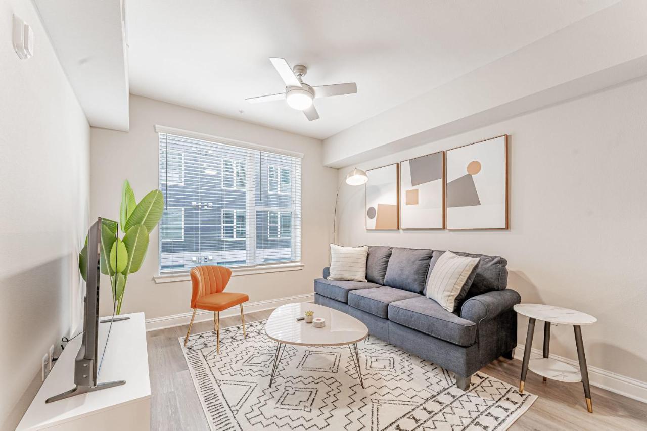 Apartamento Upscale Modern Apts - Free Parking, Fast Wifi, Courtyard Austin Exterior foto