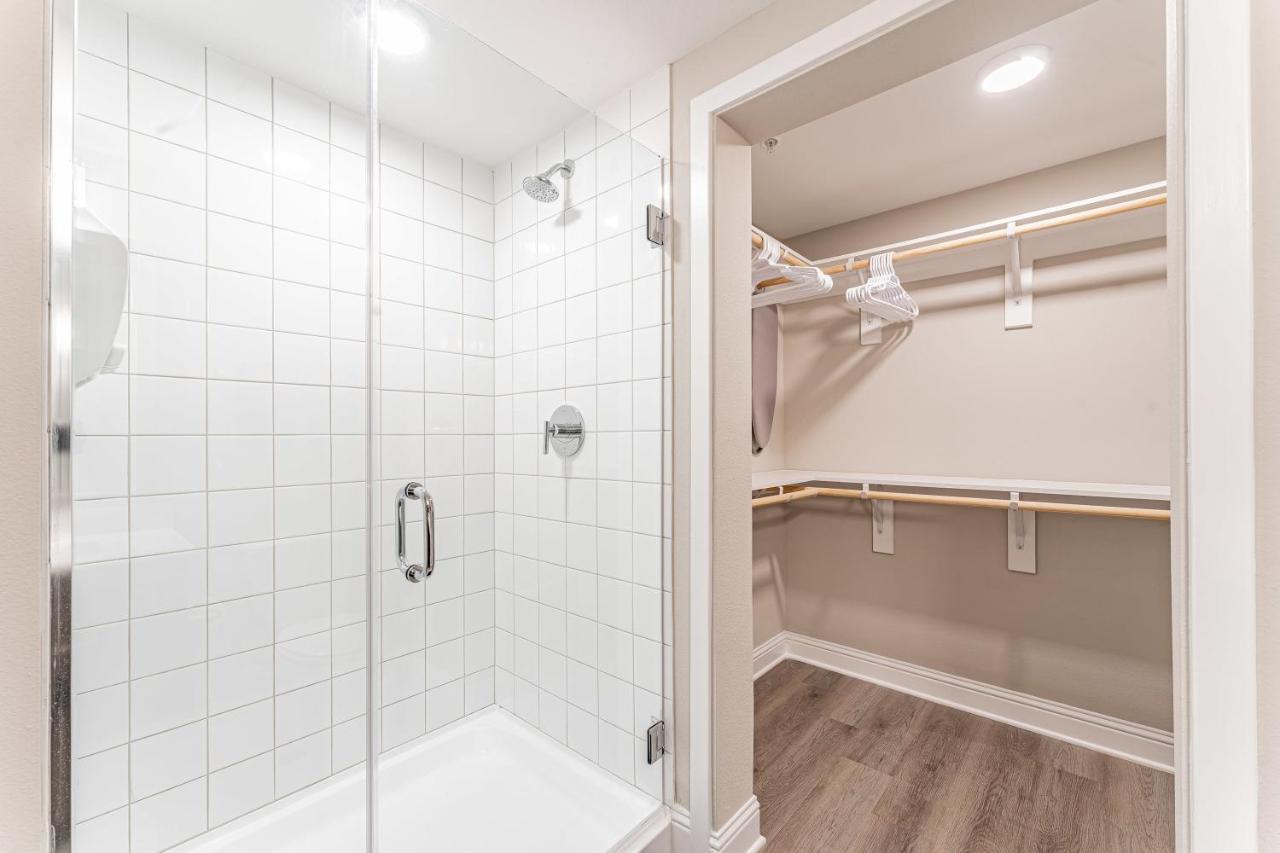 Apartamento Upscale Modern Apts - Free Parking, Fast Wifi, Courtyard Austin Exterior foto