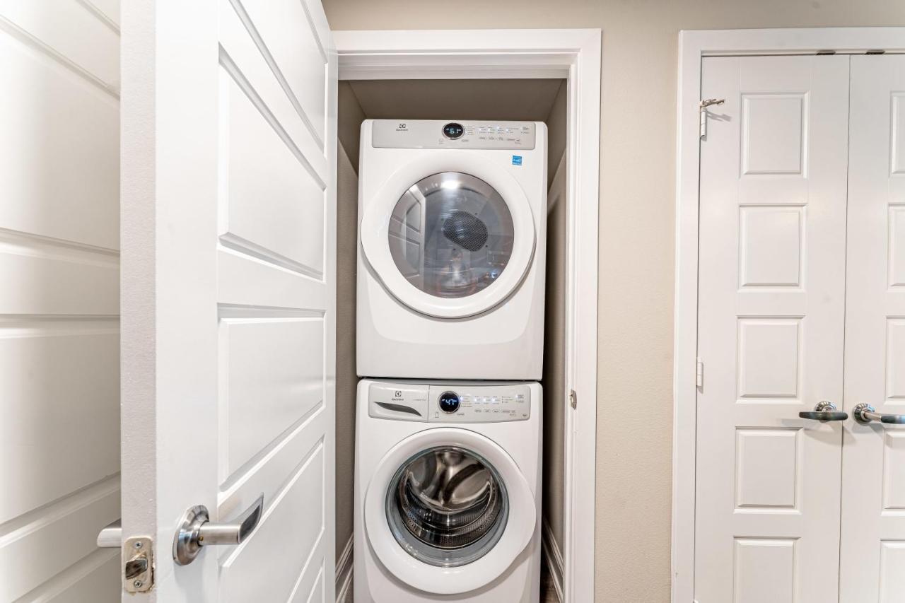 Apartamento Upscale Modern Apts - Free Parking, Fast Wifi, Courtyard Austin Exterior foto