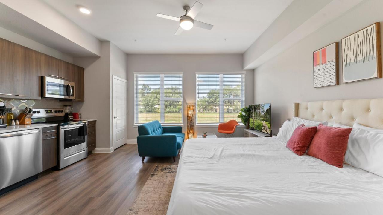 Apartamento Upscale Modern Apts - Free Parking, Fast Wifi, Courtyard Austin Exterior foto