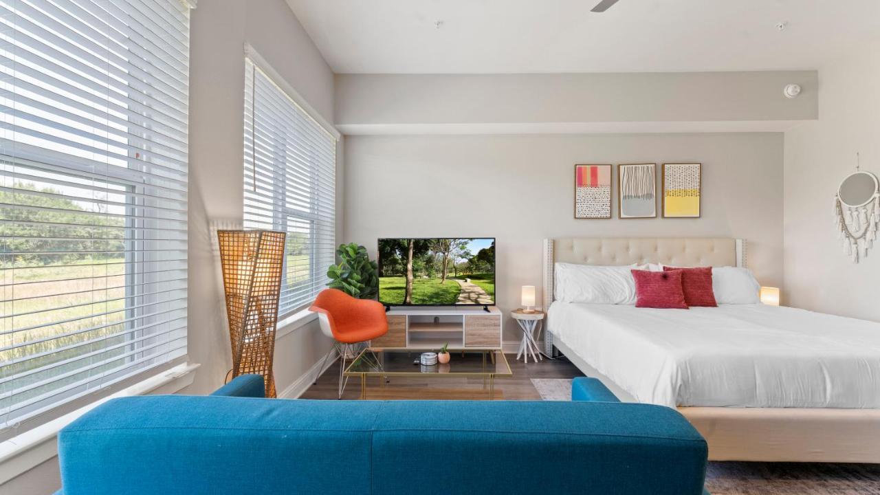 Apartamento Upscale Modern Apts - Free Parking, Fast Wifi, Courtyard Austin Exterior foto